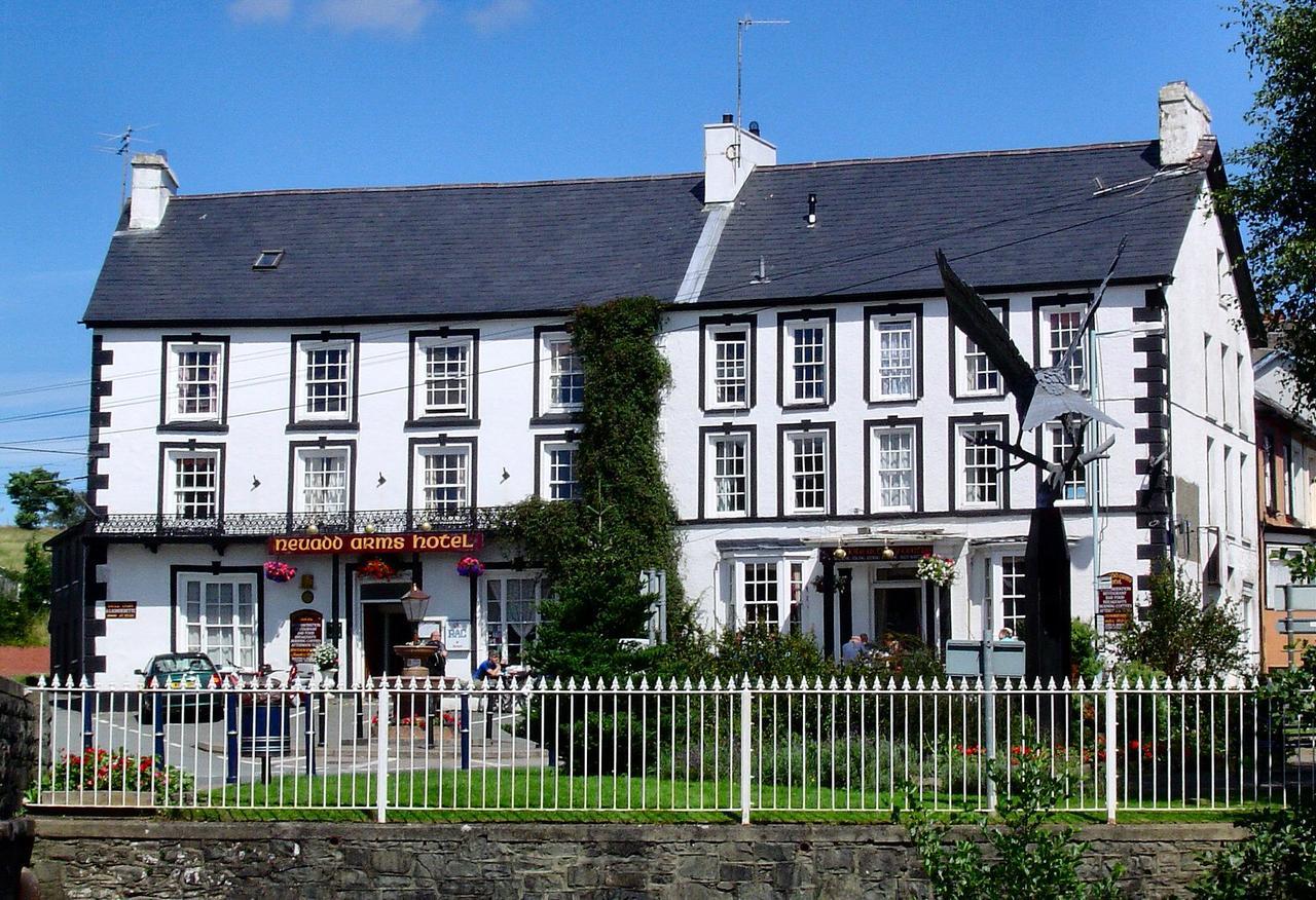 Neuadd Arms Hotel Llanwrtyd Wells Dış mekan fotoğraf
