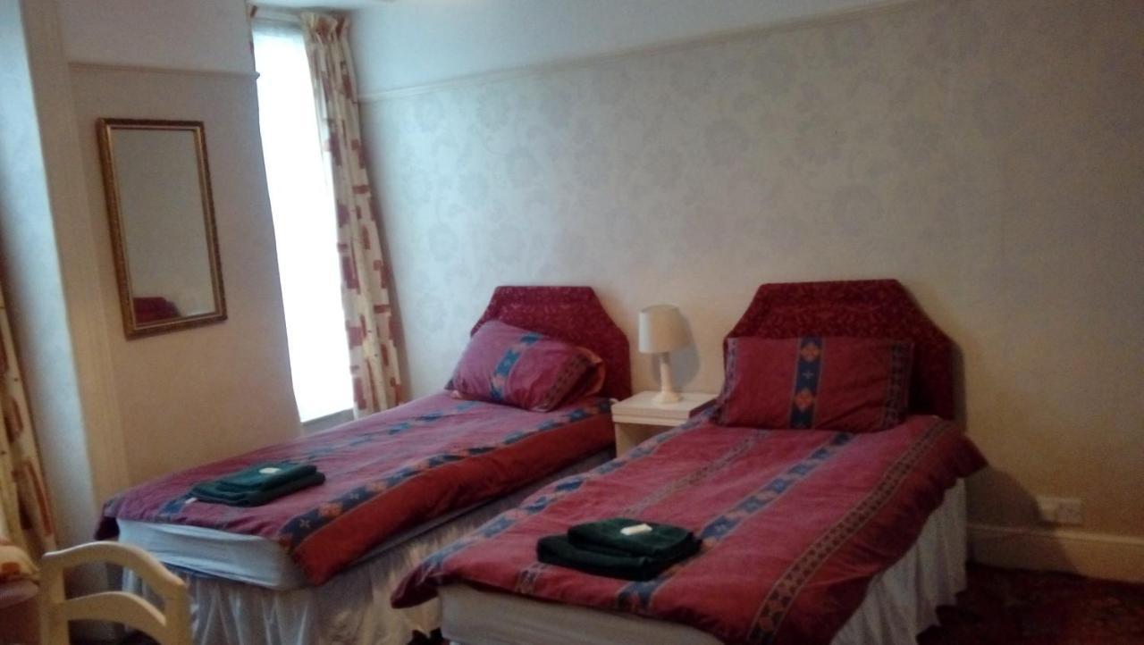 Neuadd Arms Hotel Llanwrtyd Wells Dış mekan fotoğraf